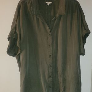 Plus Size Button-Up blouse